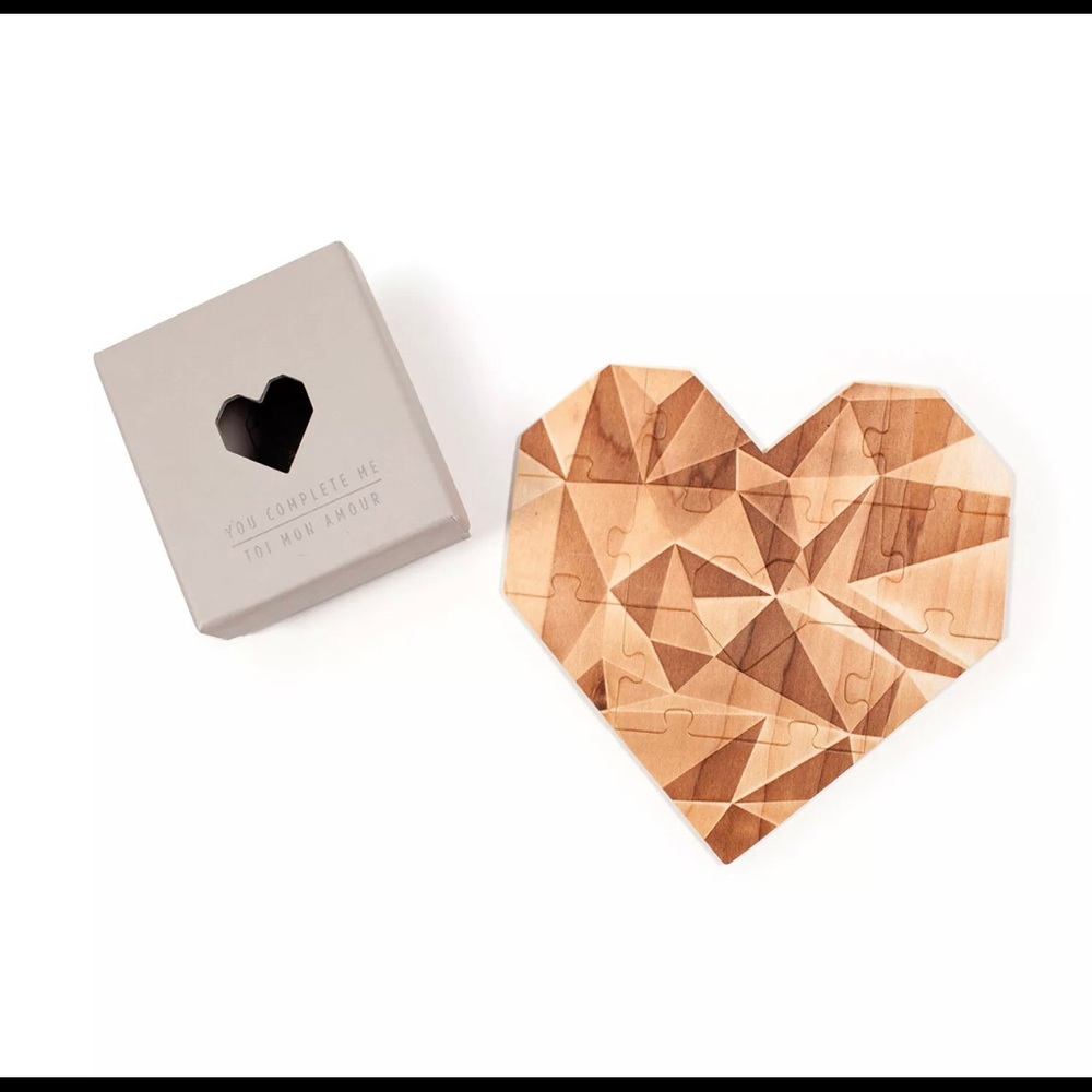NWT Heart wood jigsaw puzzle card gift Valentine
